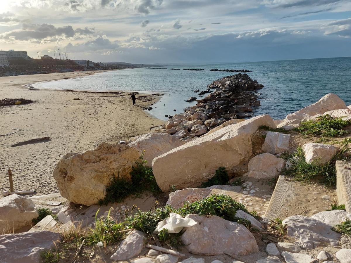 I Tre Marchi Rooms Camera Sabbia Термоли Екстериор снимка